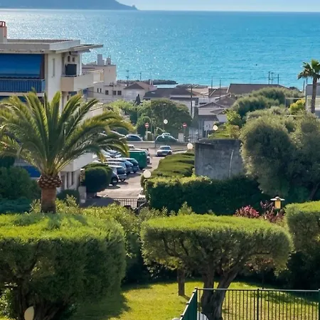 Апартаменти Rare Jardin Privatif 130m2 Piscine Parking 6 A 8 Personnes